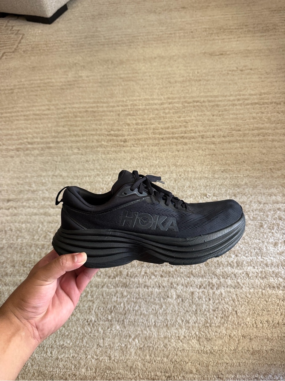 Hoka men’s black bondi 8 sneakers size 9.5